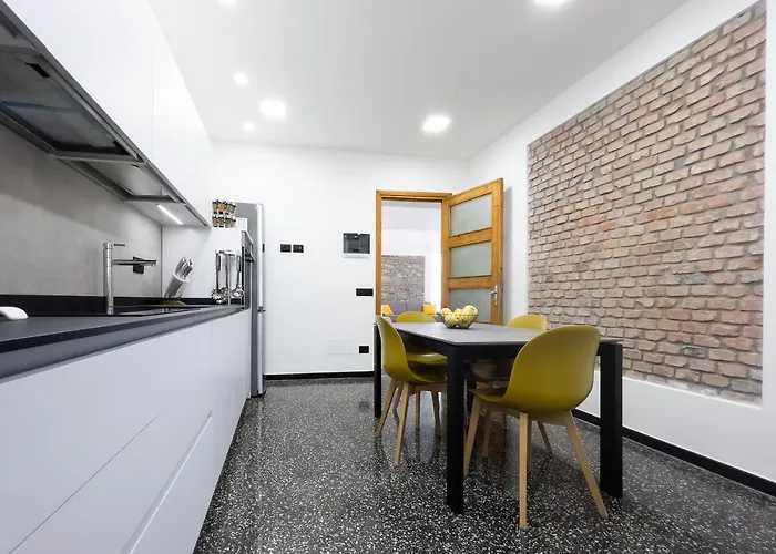 Largodoria - Viagenova, Box Auto Privato Incluso * Albenga