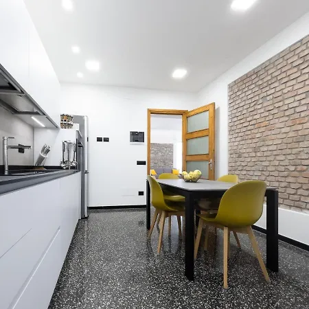 Largodoria - Viagenova, Box Auto Privato Incluso * Albenga